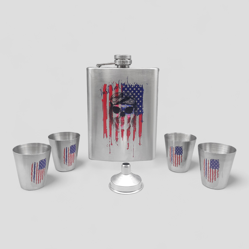39910- ست قمقمه کتابی جیبی و شات اسکلتی مدل USA Flag (1) ست قمقمه کتابی جیبی و شات اسکلتی مدل USA Flag کد Sdt-129d11 - Image 1