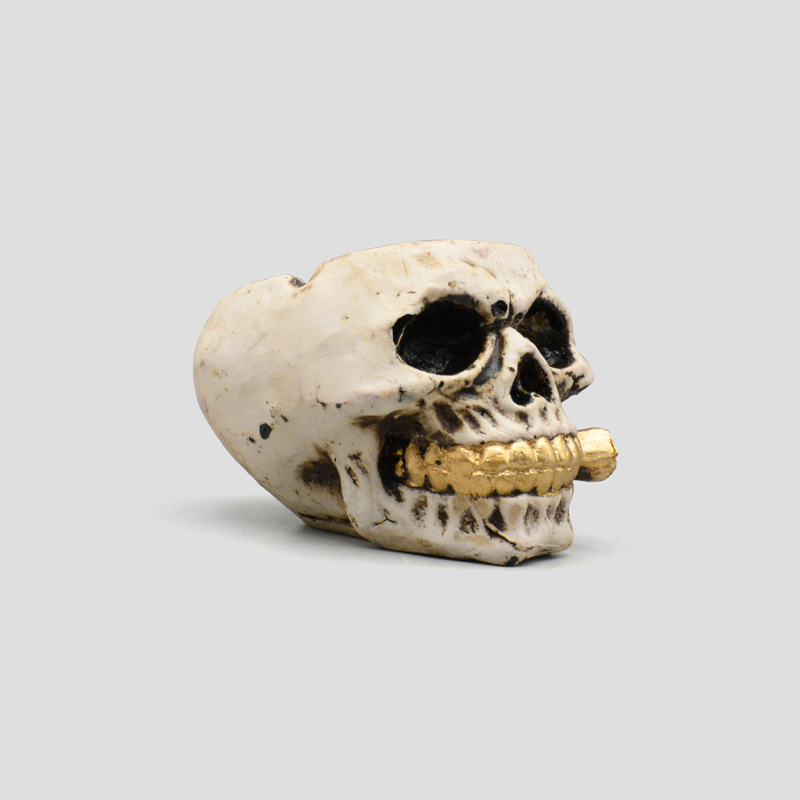 44680- زیرسیگاری جمجمه ساده مدل Golden Pipe (1) زیرسیگاری جمجمه ساده مدل Golden Pipe کد Shah384 - Image 1