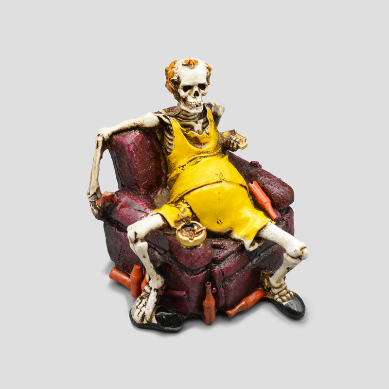 47003- مجسمه اسکلت پسر مدل Couch Potato (1) مجسمه اسکلت پسر مدل Couch Potato کد Shah-032 - Image 1