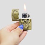 ست کادویی خودکار، فندک و جاکلیدی مدل Happy Skull کد Gnv-554d1 - Image 3