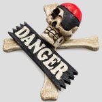 دیوارکوب اسکلتی طرح دزد دریایی مدل Wooden pirate کد MZF-26H0593 - Image 2
